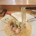 芛堂寺 - 深み鶏特製盛（麺）