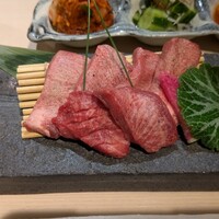 牛刺しと焼肉 仔虎 クリスロード店 - 