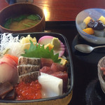 鯛八鮨 - ランチ（海鮮丼）　１０８０円　(2014/8)