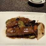 中国飯店 富麗華 - 金華豚の炒め　濃厚なのに後に残らないキリッとした味