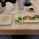 すしざんまい匠 - ほたてと、大穴子の握りです。