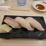 すしざんまい匠 - ぶり、ぶりトロの握りです。