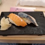 すしざんまい匠 - 〆さばと、大トロサーモンの握りです。