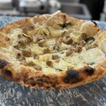 PIZZA LINDA - ありがたいことに、ご厚意でホワイトアスパラも追加していただいた