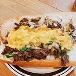 フーディカル ヒーローズ - ピーマンチーズステーキ　玉ねぎ増し