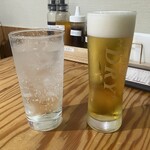 とんかつ かつまる - セットの生ビールとレモンサワー