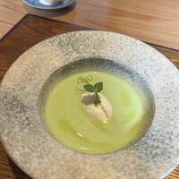 ハサボン - グリーンピースのスープ
