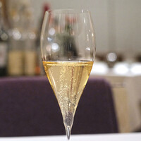 ロドラント ミノルナキジン - ランチコース 5445円 のスパークリングワイン