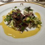 アピシウス - 旬の魚介類のサラダ仕立てとホワイトアスパラガスのムース サフランとバジルの香り