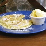Pancakes in Paradise - パンケーキ　シングル　ホイップバター添え