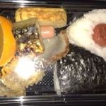 Dekitate Yatsu - 朝食(おにぎり弁当)