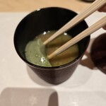 日本料理 山崎 - ヨモギ豆腐入りの味噌汁