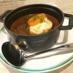 CURRY CLUB キュイエール - でかいお肉が隠れてます
