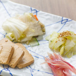 居酒屋はなび - 漬け物盛り合わせ