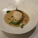 NALA - 前菜③玄界灘のお魚のクネル(ムース)の薪焼き 松皮エビのアメリケーヌソース、セリ添え