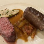 NALA - 犀川産猪ロース、自家製猪ソーセージの薪焼き ふきのトマト煮込み、タケノコ添え