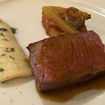 NALA - メイン肉料理　宮崎産黒毛和牛の薪焼き ふきのトマト煮込み、タケノコ添え