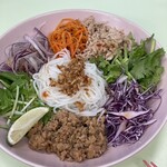 88 Asia - 野菜を食べるアジアンビーフン