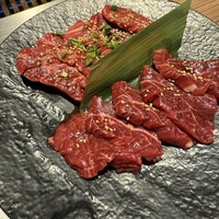 焼肉ダイニング MEGUMI 本店 - サガリ　下が上ハラミ