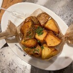 ケラケラ ケイヴ - トリュフ香るフライドポテト¥590