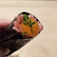 鮨 若尊 - 本鮪手巻き