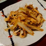 宗平 - いかゲソ肝炒め900円