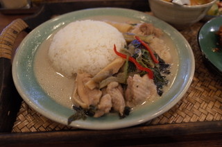 CHANG－NOI - CHANG－NOI（チャンノイ）の鶏肉のグリーンカレー（14.08）