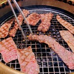 焼肉食べ放題 宝亭 - 近江牛カルビ