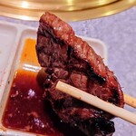 焼肉食べ放題 宝亭 - 突き出し肉でもめちゃ美味い(*´﹃｀*)