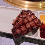 焼肉食べ放題 宝亭 - 突き出し肉