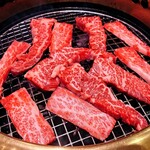 焼肉食べ放題 宝亭 - 近江牛 カルビ！  大量焼き(笑)