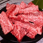 焼肉食べ放題 宝亭 - 近江牛カルビ
