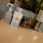 味の古久家 - テーブルセット