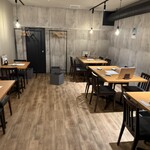 鉄板酒場エイト - 店内