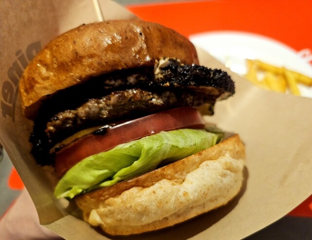 ケーエヌシーダイナー（Knc Diner） 仁賀保の本格ハンバーガー｜秋田県にかほ市