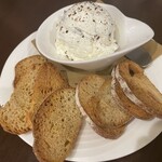 洋食 浅倉 - 自家製レーズンバター