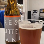 PRESS BUTTER SAND - お酒①PRESS CRAFT(プレス・クラフト)(瓶ビール、広島北ビール&PRESS BUTTER SANDの共同開発)
デュンケルヴァイツェンをベースにプレス・バター・クッキーを加えたクラフトビール