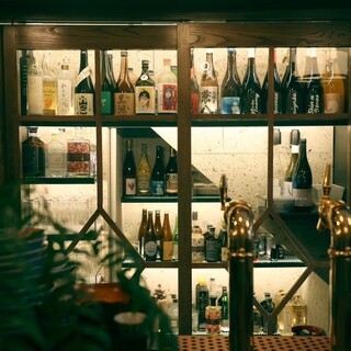 焼酎と日本酒をメインに、自然派ワインなどもご用意