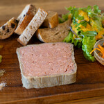 ベンチ コーヒー - パテ別角度から