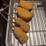 はかた商店 - 串揚げは豚と玉ねぎ。