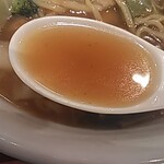 日高屋 - スープには野菜からも旨みが