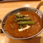 サンティ - 日替りカレー(チキンといんげん豆のカレー)