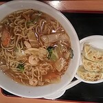 日高屋 - あんかけ五目ラーメンと餃子3個