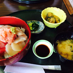 ランチ  海鮮丼