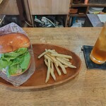 ファミリーツリー - チーズバーガー(1210円)+クラフトコーラに変更(110円)
