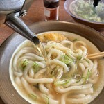 牧のうどん - 出汁がすぐに無くなるのでヤカンで足すよ