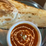 アムリタ インドスパイスカレーとナンと - チキンカレー