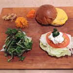 バーガー トウカ - 料理写真:チーズバーガー