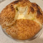 HEART BREAD ANTIQUE - 料理写真:とろりんチーズフランス（650円）