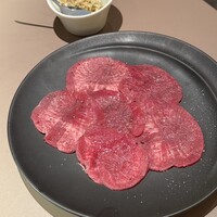 それいけ精香園 - タン（特製刻みネギ付き）　